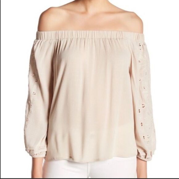 2/$30 ASTR The Label Off Shoulder Lace Embroidered Gauzy Relaxed Blouse Top - Picture 3 of 7